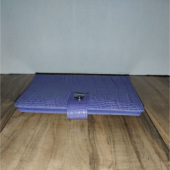 Express Photo Album Purple Faux Leather With Snap Closure - Picture 3 of 6